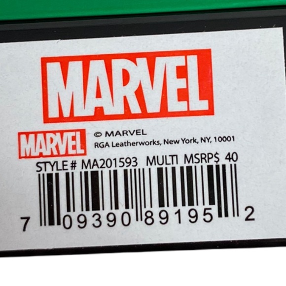 NIB Men’s Marvel Black & White Trifold Wallet - Picture 3 of 10